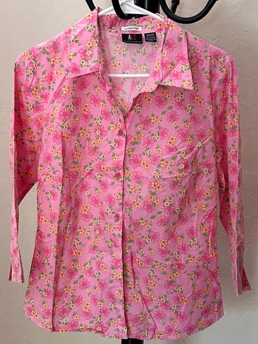 Fitted Pink Wrinkle Resistant Floral Print 3/4 Sleeve Button Up Shirt